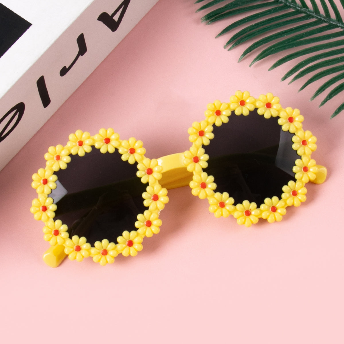 Spheregoods 5PCS Daisy Flower Sunglasses β Fun Party Photo Props
