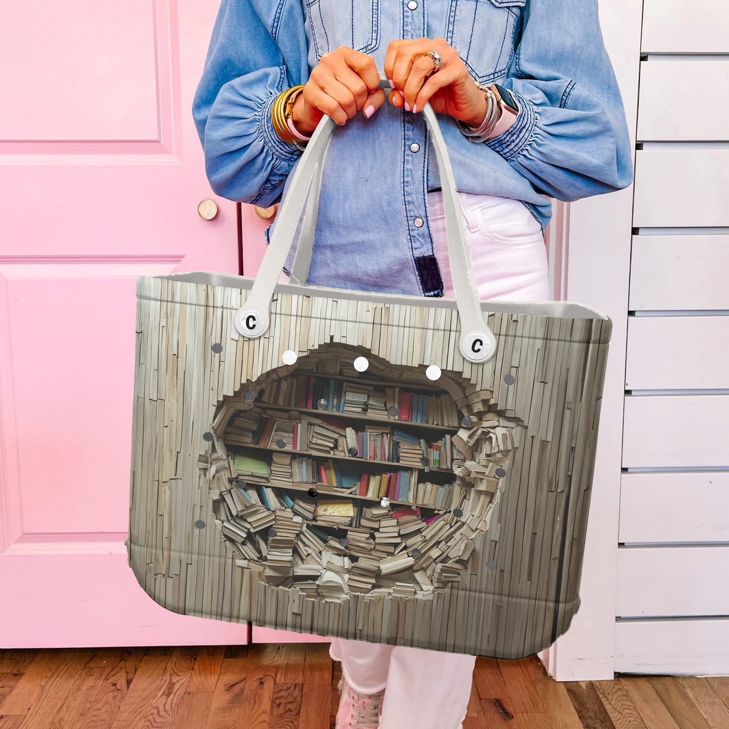 Spheregoods Cee™ Bag Breaking Book Walls