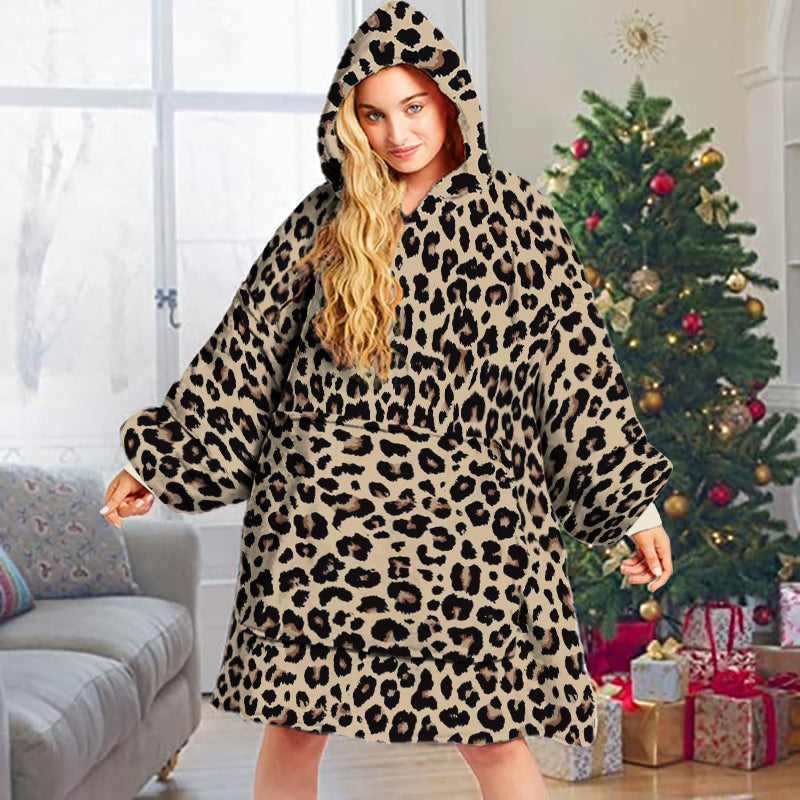 Spheregoods Huggie Blanket Leopard Cozy Hug