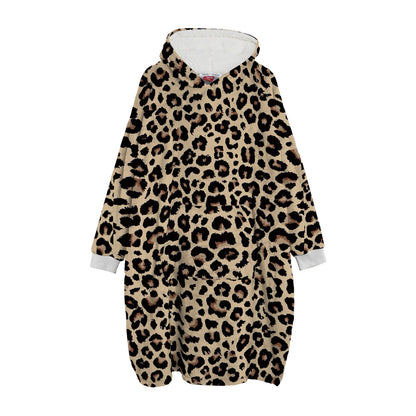 Spheregoods Huggie Blanket Leopard Cozy Hug